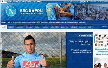 Napoli, pazzi di Vargas. C'è già un coro per "Turboman"