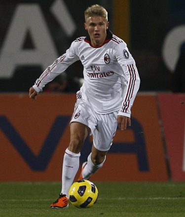 AC Milan's dutch midfielder Alexander Merkel controls the ball against Catania during their Italian Serie A football match against Catania at Massimino Stadium on January 29, 2011 in Catania. AFP PHOTO / MARCELLO PATERNOSTRO (Photo credit should read MARCELLO PATERNOSTRO/AFP/Getty Images)