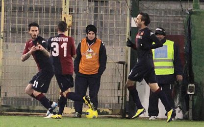 Al Cagliari bastano Pinilla e Dessena: 2-1 contro il Palermo
