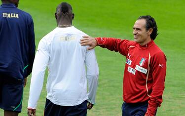 Prandelli: toglietegli tutto, ma non Balotelli