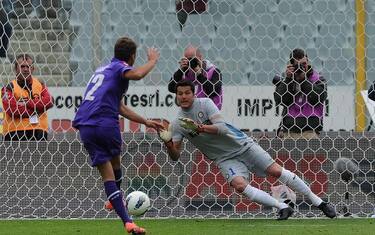 fiorentina_inter_julio_cesar_para_rigore_ansa