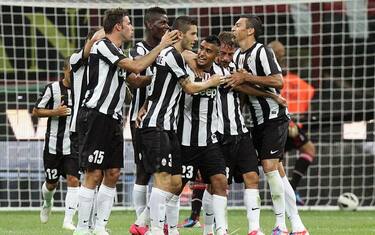 juve_esulta_trofeo_berlusconi_ansa