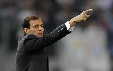allegri_milan_indica_ansa