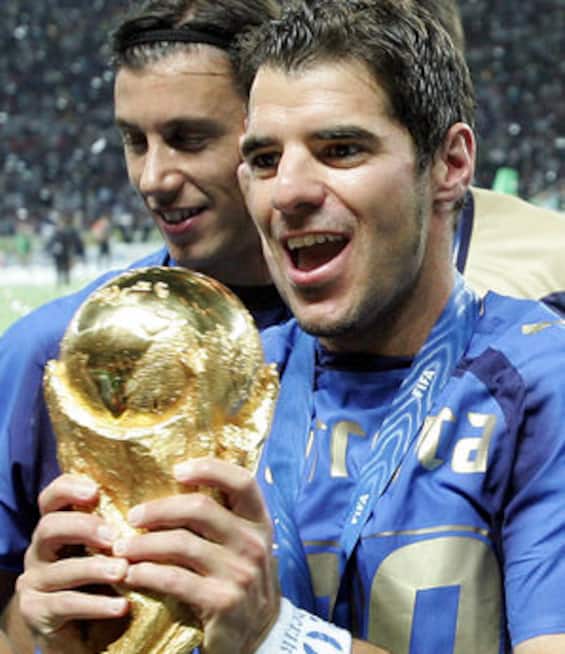 Il campione del Mondo 2006 Simone Perrotta a Vico Equense