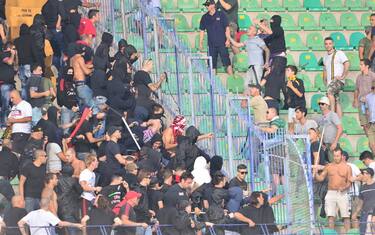 Arrestati due ultras milanisti per scontri a Verona