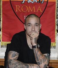 Giallo Nainggolan: segnalazione per maltrattamenti a moglie