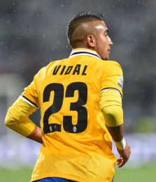 Brutte notizie per Vidal, sarà operato a Barcellona