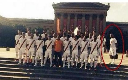 Philadelphia, Totti imita Ashley Cole nella foto di squadra