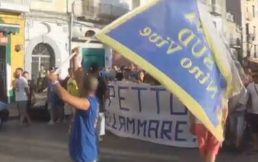 Juve Stabia, mille in piazza: "Rispetto delle regole"