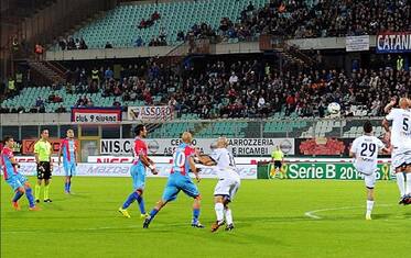 Magia di Calaiò su punizione, il Catania stende il Latina