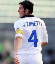 Thohir ritira la numero 4: "Sarà per sempre di Zanetti"