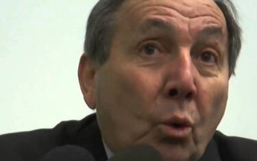 "Basta soldi a 4 lesbiche". Bufera su Belloli, che smentisce