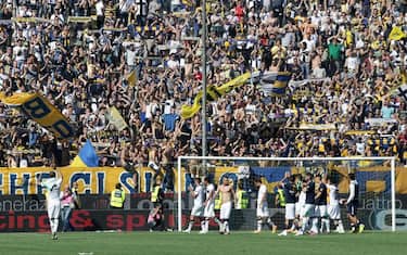 parma_saluto_curva