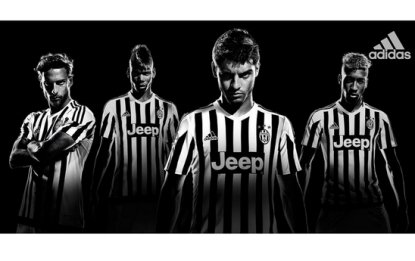 Juventus, presentate le nuove maglie a righe strette