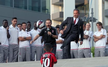 Entusiasmo rossonero, il Milan abbraccia i suoi tifosi