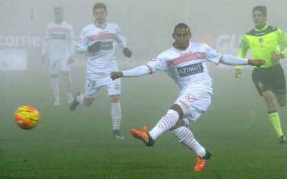 Tim Cup: il Cagliari elimina il Sassuolo, il Carpi vince nella nebbia