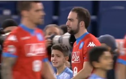 Lazio-Napoli, le lacrime di un bambino per Higuain