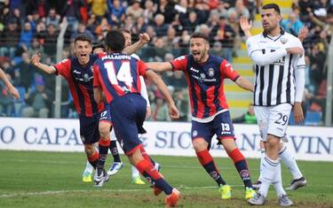 crotone_3_lapresse