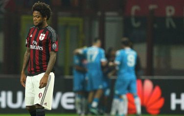 MILAN, ITALY - OCTOBER 04:  Luiz Adriano of AC Milan shows his dejection during the Serie A match between AC Milan and SSC Napoli at Stadio Giuseppe Meazza on October 4, 2015 in Milan, Italy.  (Photo by Marco Luzzani/Getty Images)