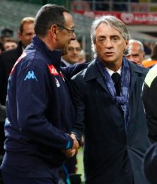Inter-Napoli, stretta di mano tra Mancini e Sarri