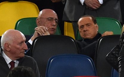 Berlusconi: "Vendo a chi ha i soldi. Balo partirà"