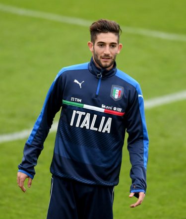 FLORENCE, ITALY - NOVEMBER 08:  Roberto Gagliardini of Italy looks on during the training session at the club's training ground at Coverciano on November 8, 2016 in Florence, Italy.  (Photo by Claudio Villa/Getty Images)