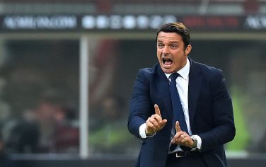 Pescara's Italian coach Massimo Oddo reacts during the Italian Serie A football match between AC  Milan and Pescara at the San Siro Stadium in Milan on October 30, 2016. / AFP / GIUSEPPE CACACE        (Photo credit should read GIUSEPPE CACACE/AFP/Getty Images)