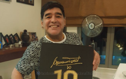 Natale da numeri 10, Maradona ringrazia Totti