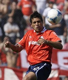 Velazquez, che caos: è del Genoa ma gioca in Argentina