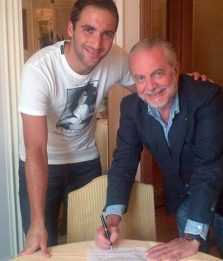 Higuain firma il contratto. Roma su Gervinho. LE TRATTATIVE