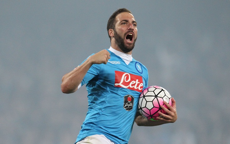 TOPSHOT - Napoli's Argentinian-French forward Gonzalo Higuain celebrates after scoring his third goal during the Italian Serie A football match SSC Napoli vs Frosinone Calcio on May 14 2016 at the San Paolo stadium in Naples.
Napoli won the match 4-0. / AFP / CARLO HERMANN (Photo credit should read CARLO HERMANN/AFP/Getty Images)