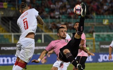 PALERMO, ITALY - AUGUST 12:  Ilija Nestorovski (R) of Palermo in action during the Coppa Italia -  Tim Cup match between US Citta' di Palermo and AS Bari at Stadio Renzo Barbera on August 12, 2016 in Palermo, Italy.  (Photo by Tullio M. Puglia/Getty Images)