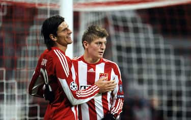 mario_gomez_toni_kroos_ansa