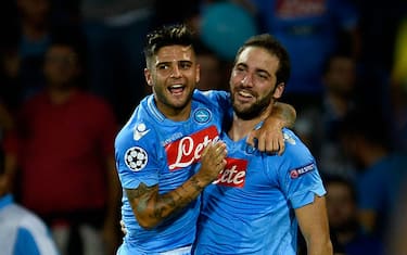 Impresa Napoli, Higuain e Insigne stendono il Dortmund