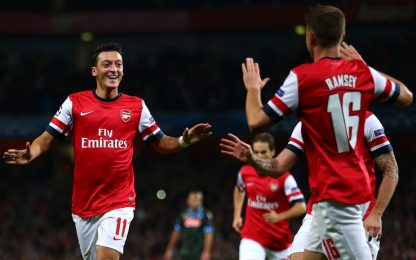 Ozil-Giroud, l'Arsenal sveglia il Napoli: 2-0 all'Emirates