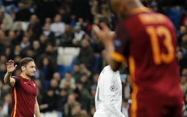 Miti da standing ovation: tutti in piedi sul divano... e allo stadio