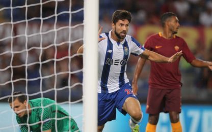 Roma, niente Champions: 3-0 Porto e chiude in nove