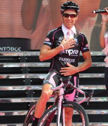 Addio rosa al ciclismo per Simoni, ha corso 15 volte il Giro