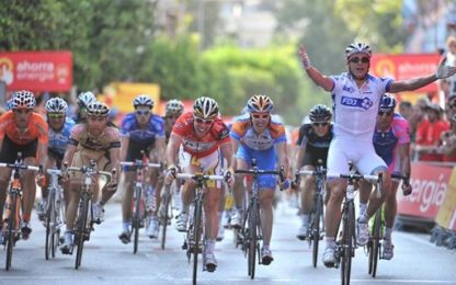 Vuelta, Hutarovich beffa Cavendish sul traguardo di Marbella