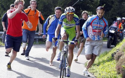 Giro, si sale sullo Zoncolan: "Il Maracanà del ciclismo"