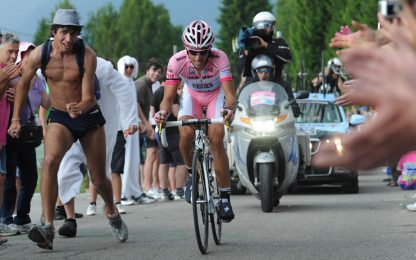 Giro, Contador fa il cannibale: vince anche la cronoscalata