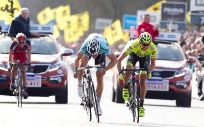 Giro Fiandre, rivince Boonen. Cancellara all'ospedale