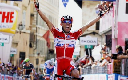Giro, ad Assisi fa festa Joaquim Rodríguez: tappa e maglia