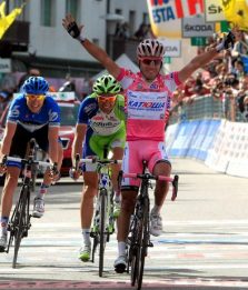 Giro, a Cortina esulta ancora Rodríguez. Crollo Kreuziger