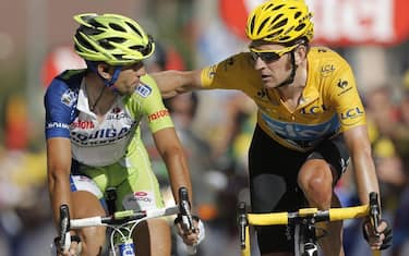 Tour: Nibali ci prova, Wiggins resiste. Vince Rolland