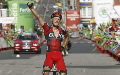 Vuelta, Cummings anticipa gli sprinter a Ferrol