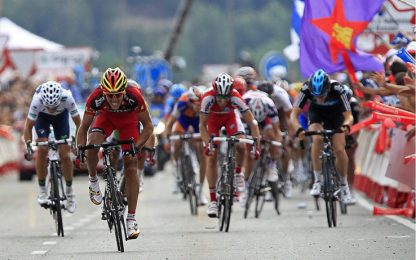Vuelta, tappa a Philippe Gilbert. Contador resta in rosso