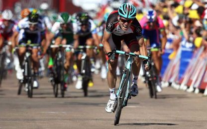 Tour, Bakelants beffa Sagan e gli altri sprinter ad Ajaccio