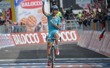 Giro, Aru re di Montecampione. Uran si tiene la maglia rosa