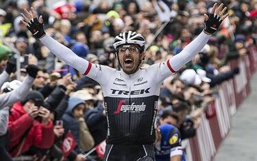 Fabian Cancellara of Trek-Segafredo Team celebrates victory as he crosses the finish line during the 2016 Strade Bianche from Siena's Fortezza Medicea to Siena's Piazza del Campo, Italy, 5 March 2016. Strade Bianche is a 176km road race containing seven sectors of white gravel roads. ANSA/ANGELO CARCONI